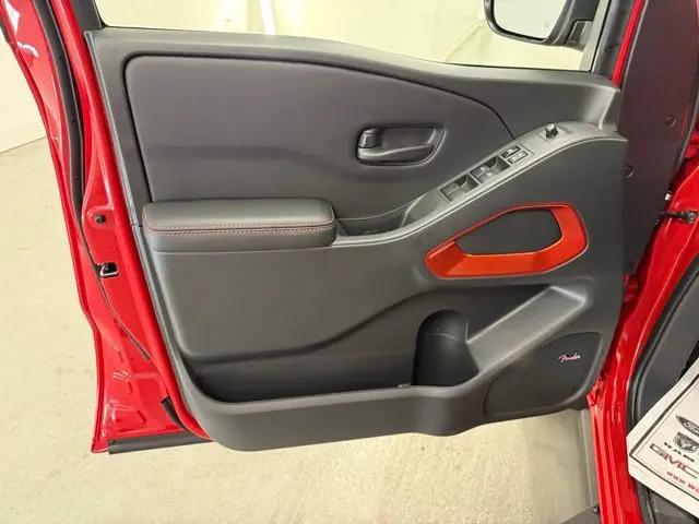 2026 Nissan Frontier Crew Cab PRO-4X 4x4