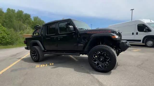 2023 Jeep Gladiator Sport