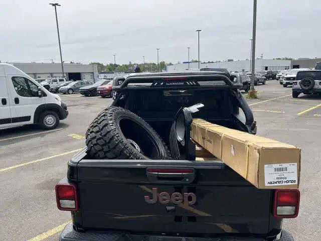 2023 Jeep Gladiator Sport