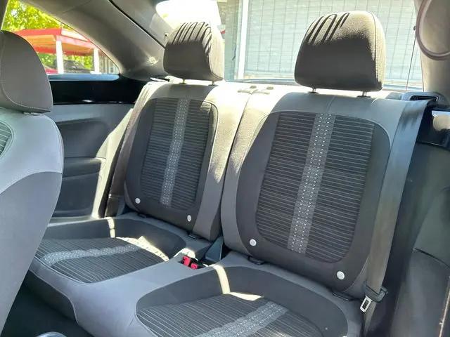 2012 Volkswagen Beetle 2.0T