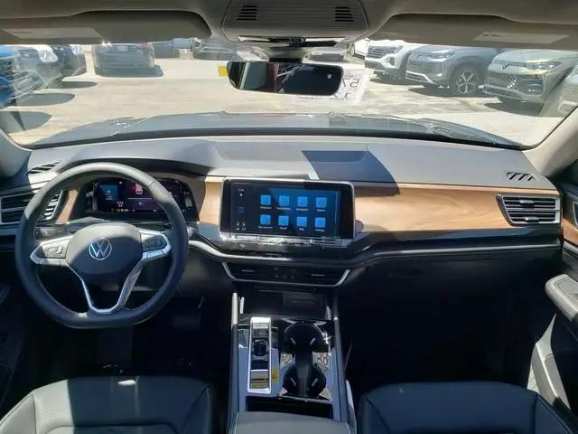 2026 Volkswagen Atlas SE with Technology