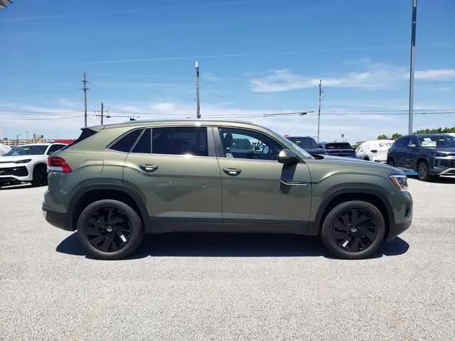 2026 Volkswagen Atlas Cross Sport SE with Technology