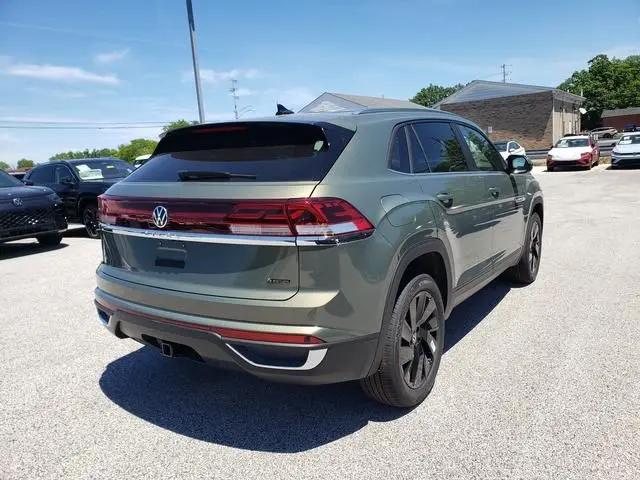 2026 Volkswagen Atlas Cross Sport SE with Technology