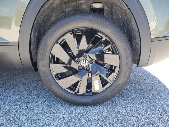 2026 Volkswagen Atlas Cross Sport SE with Technology