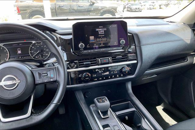 2025 Nissan Pathfinder SV FWD