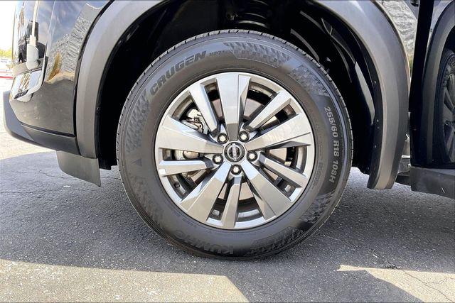 2025 Nissan Pathfinder SV FWD