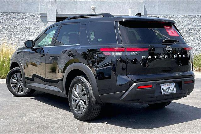 2025 Nissan Pathfinder SV FWD