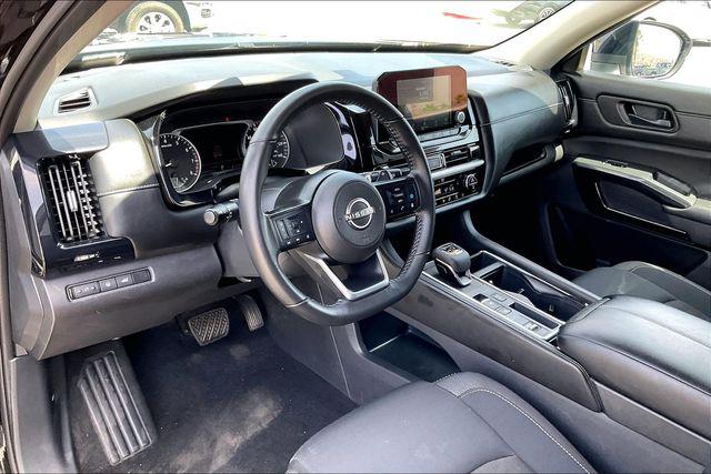 2025 Nissan Pathfinder SV FWD