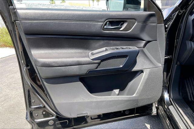 2025 Nissan Pathfinder SV FWD