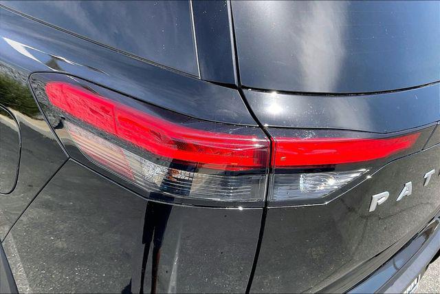 2025 Nissan Pathfinder SV FWD