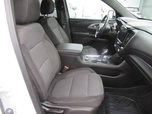 2022 Chevrolet Traverse AWD LT Cloth