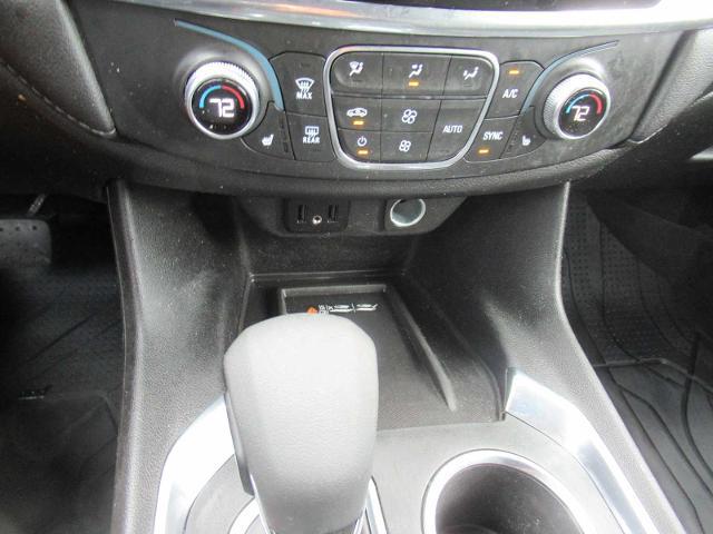 2022 Chevrolet Traverse AWD LT Cloth