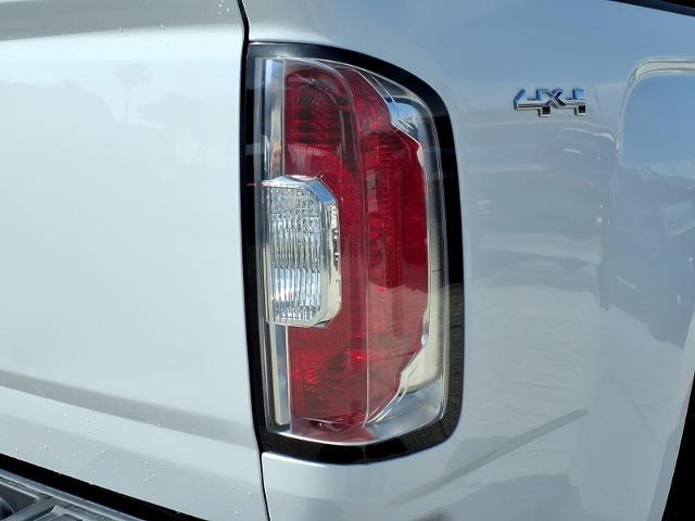 2022 GMC Canyon 4WD Crew Cab Short Box Elevation