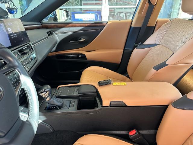 2022 Lexus ES 350 Base