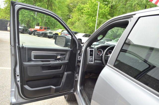 2024 Ram 1500 Classic Warlock Crew Cab 4x4 5'7" Box