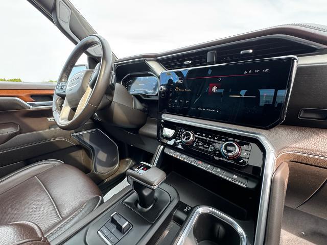 2022 GMC Sierra 1500 4WD Crew Cab Short Box Denali