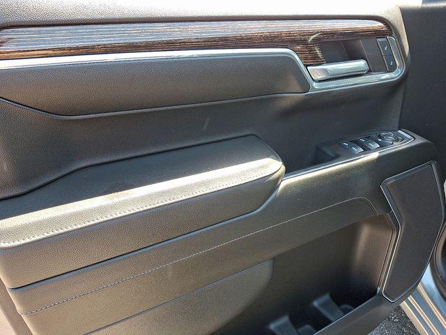 2024 GMC Sierra 1500 4WD Crew Cab Short Box Elevation with 3VL
