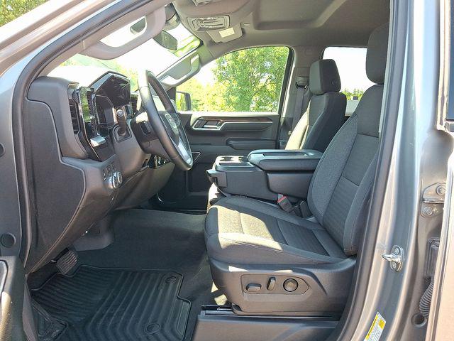 2024 GMC Sierra 1500 4WD Crew Cab Short Box Elevation with 3VL