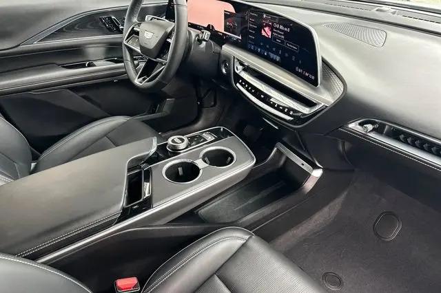 2024 Cadillac iQ Sport w/1SF