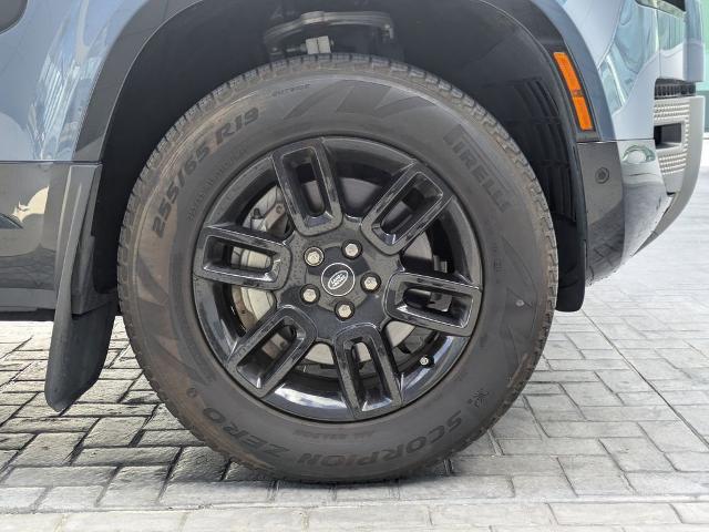 2024 Land Rover Defender 110 P400 X-Dynamic SE