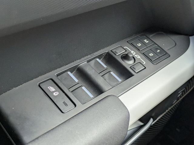 2024 Land Rover Defender 110 P400 X-Dynamic SE
