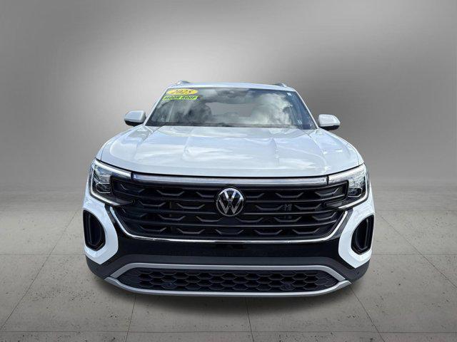 2025 Volkswagen Atlas Cross Sport 2.0T SE w/Technology