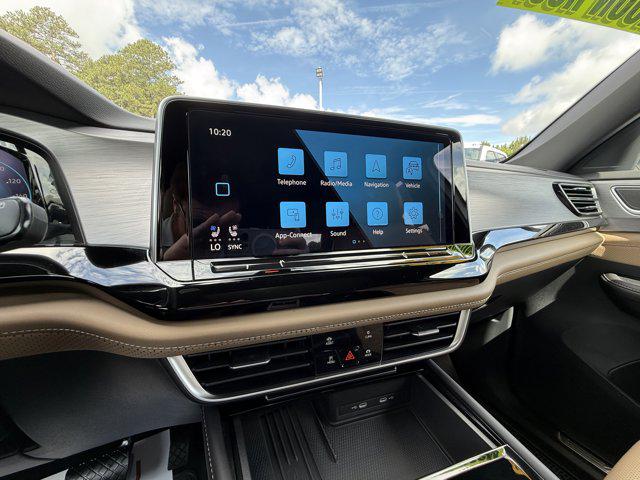 2025 Volkswagen Atlas Cross Sport 2.0T SE w/Technology