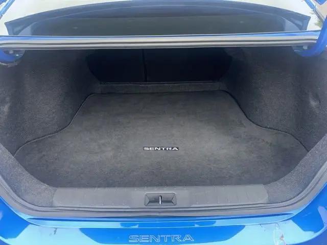2022 Nissan Sentra SV Xtronic CVT