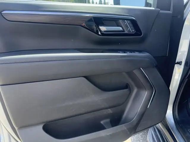 2025 Chevrolet Tahoe 4WD LT