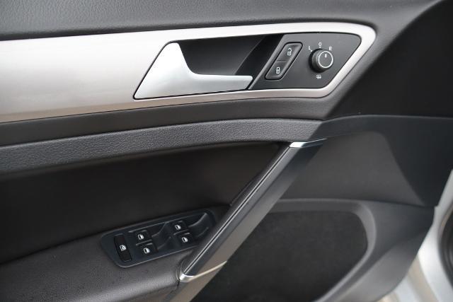 2015 Volkswagen e-Golf SEL Premium