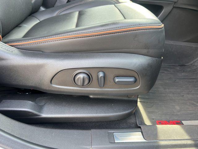 2023 GMC Acadia AWD AT4