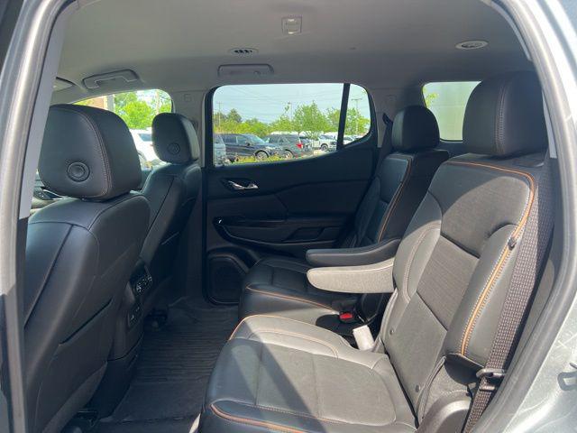 2023 GMC Acadia AWD AT4