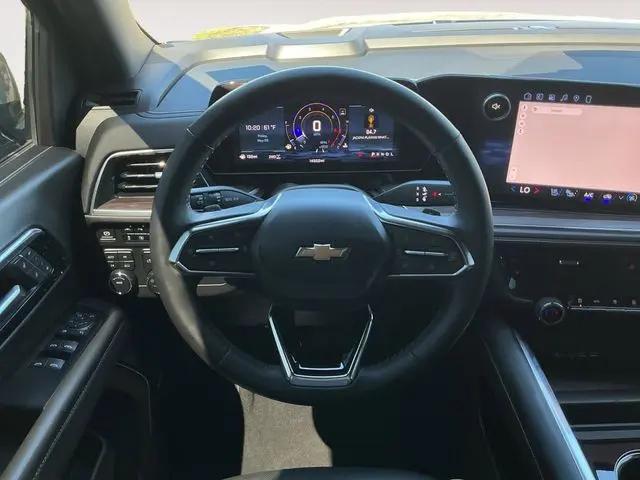 2025 Chevrolet Suburban 4WD Premier