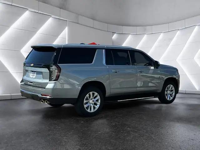 2025 Chevrolet Suburban 4WD Premier