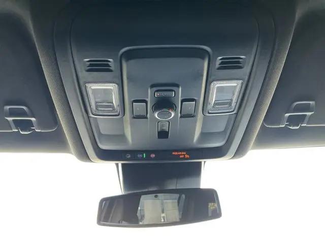 2025 Chevrolet Suburban 4WD Premier