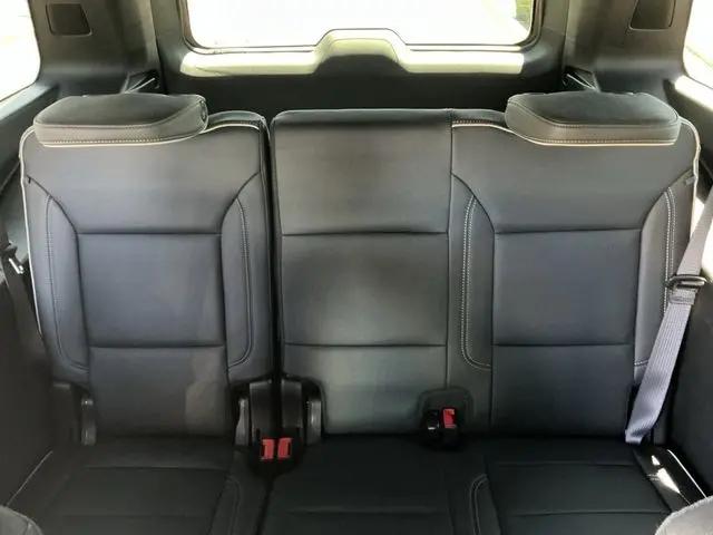 2025 Chevrolet Suburban 4WD Premier