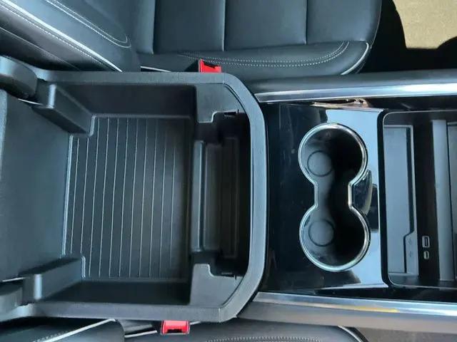 2025 Chevrolet Suburban 4WD Premier