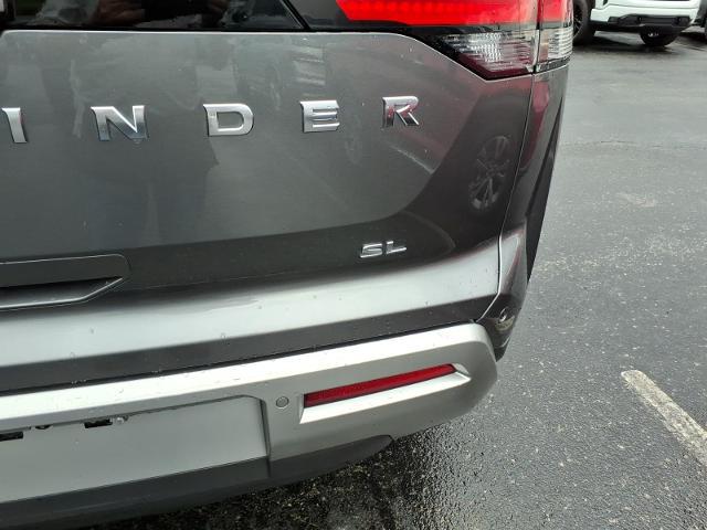 2022 Nissan Pathfinder SL 2WD