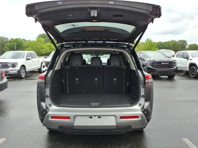 2022 Nissan Pathfinder SL 2WD