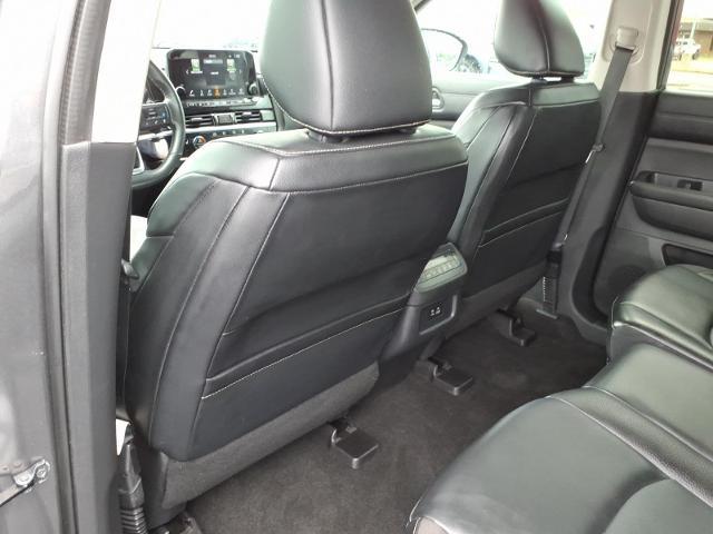 2022 Nissan Pathfinder SL 2WD