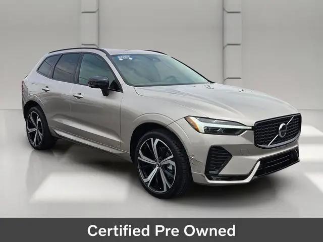 2024 Volvo XC60 B5 Ultimate Dark Theme