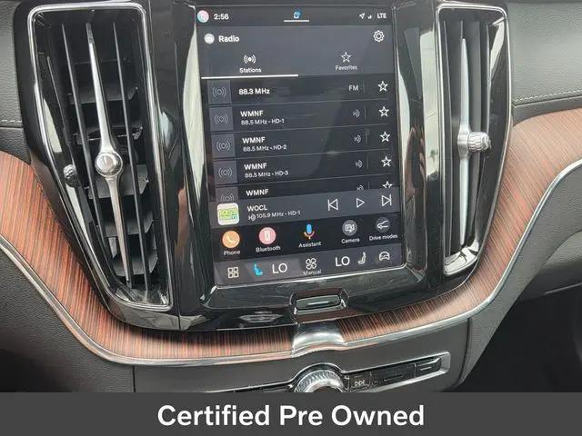 2024 Volvo XC60 B5 Ultimate Dark Theme
