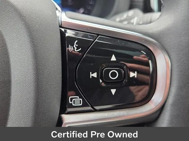 2024 Volvo XC60 B5 Ultimate Dark Theme