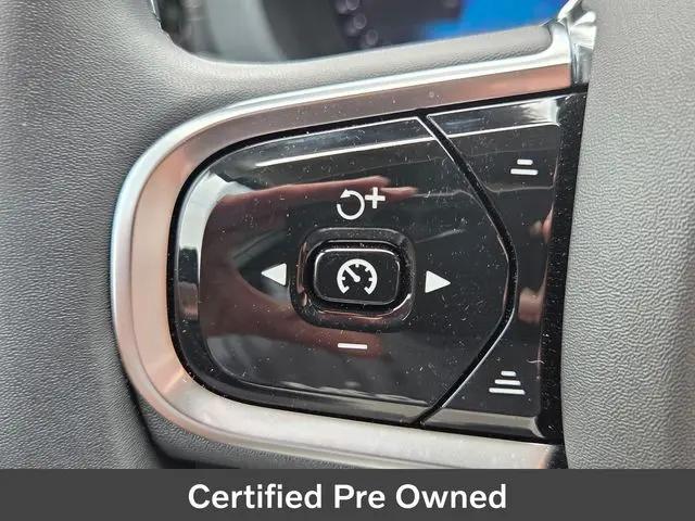 2024 Volvo XC60 B5 Ultimate Dark Theme