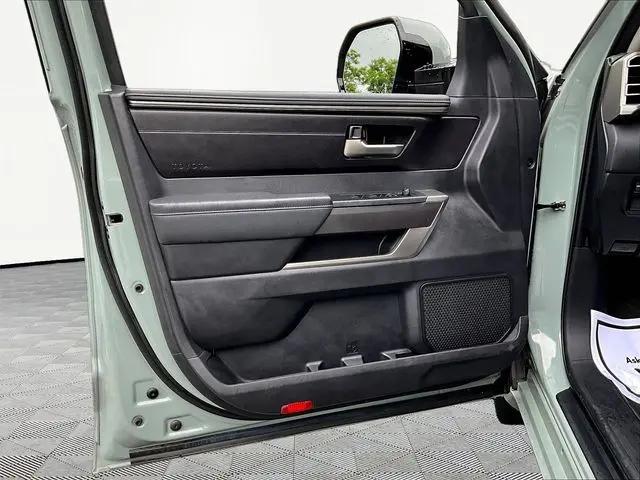 2023 Toyota Sequoia SR5
