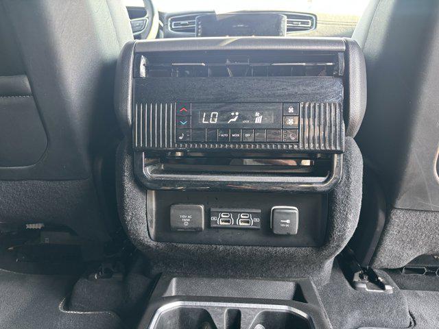 2023 Jeep Wagoneer Series II Carbide 4x4