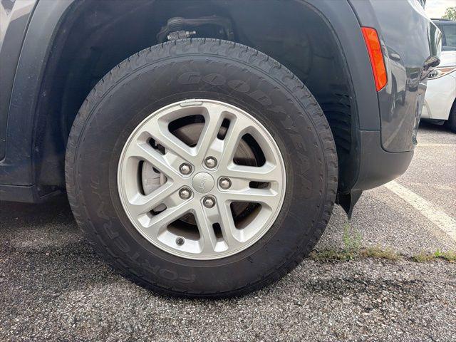 2024 Jeep Grand Cherokee Laredo 4x4