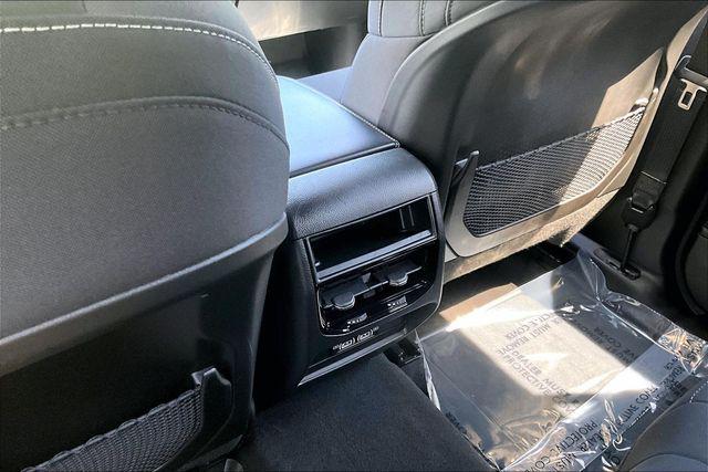 2024 Jeep Grand Cherokee Laredo 4x4
