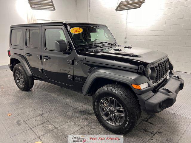 2025 Jeep Wrangler 4-Door Summit 4x4