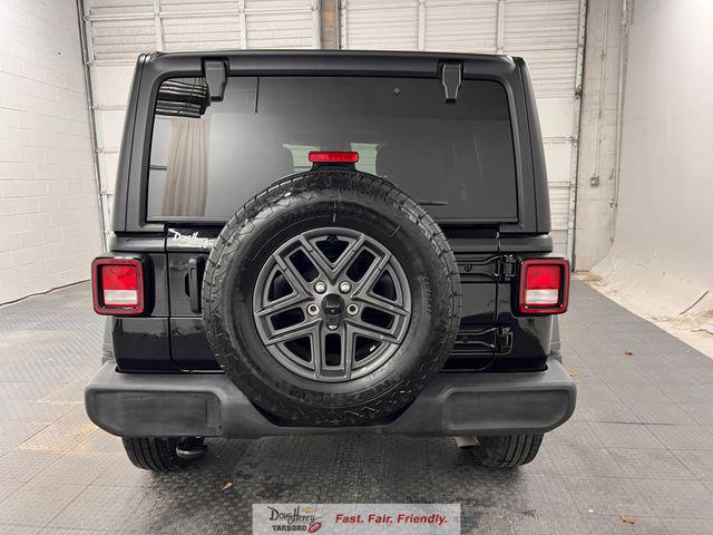 2025 Jeep Wrangler 4-Door Summit 4x4